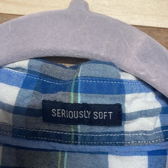 American Eagle Outfitters Navy and White Plaid Short Sleeve Lightweight Shirt - Picture 3 of 8